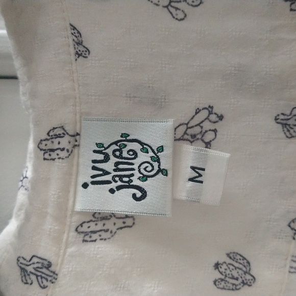 Ivy Jane cactus print top - Picture 3 of 5